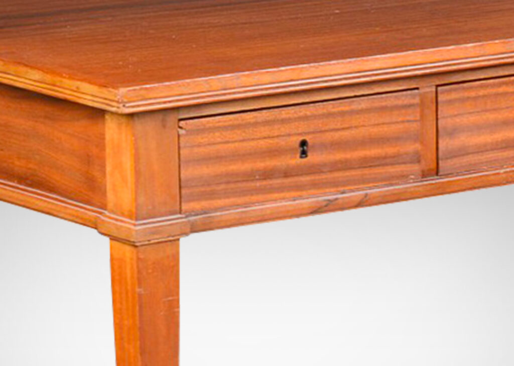 Gallery BAC three drawers and elegant tapered legs in ribbon grain veneers; mahogany