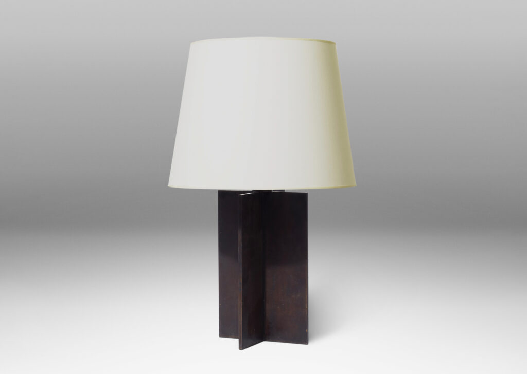 Gallery BAC “Crosspiece” table lamps in cast and patinated brass