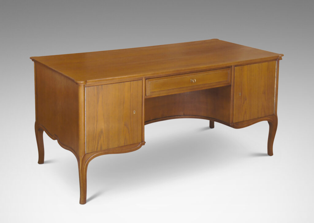 Gallery BAC rounded kneehole desk