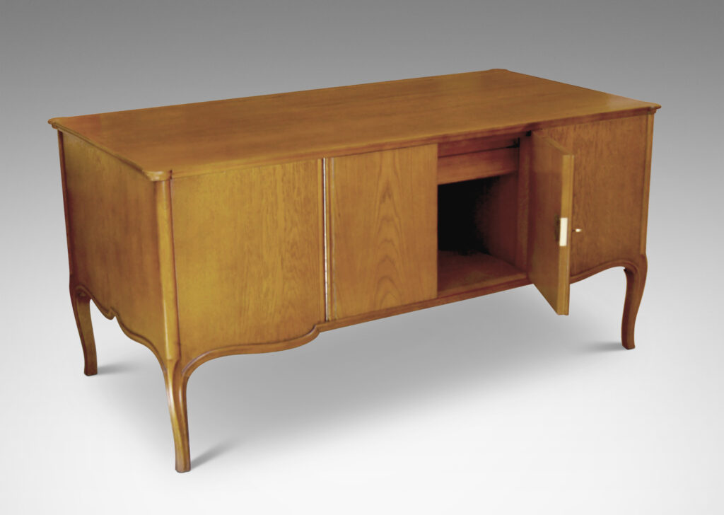 Gallery BAC rounded kneehole desk