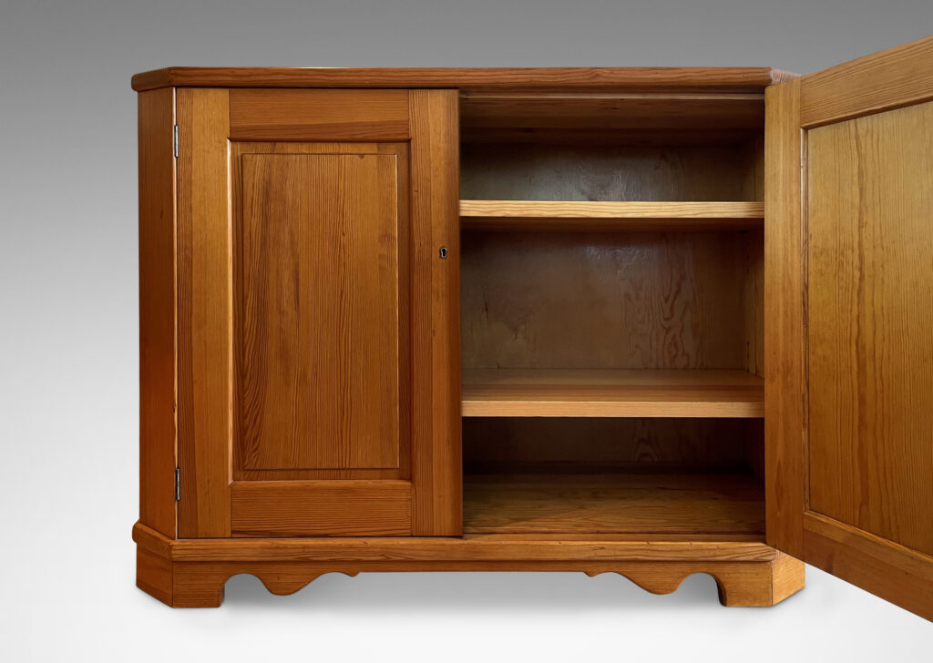 Gallery BAC cabinet - sideboard designed by Axel Einar Hjorth