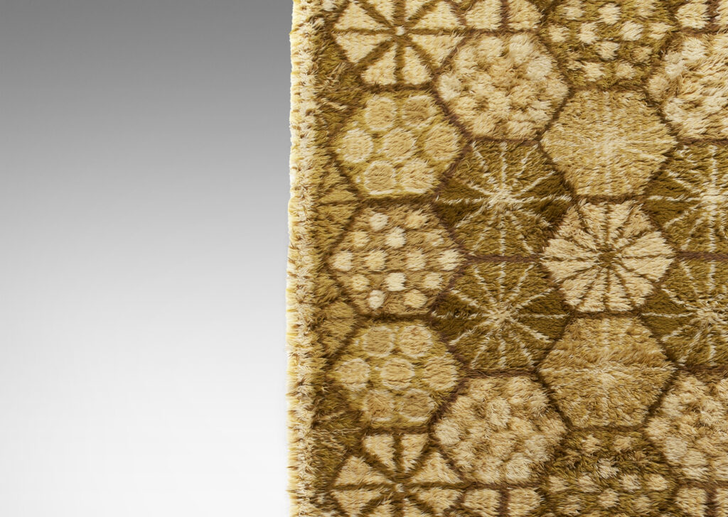 Gallery BAC “Stjärnor” (“Stars”) wool rya carpet in shades of mustard and brown