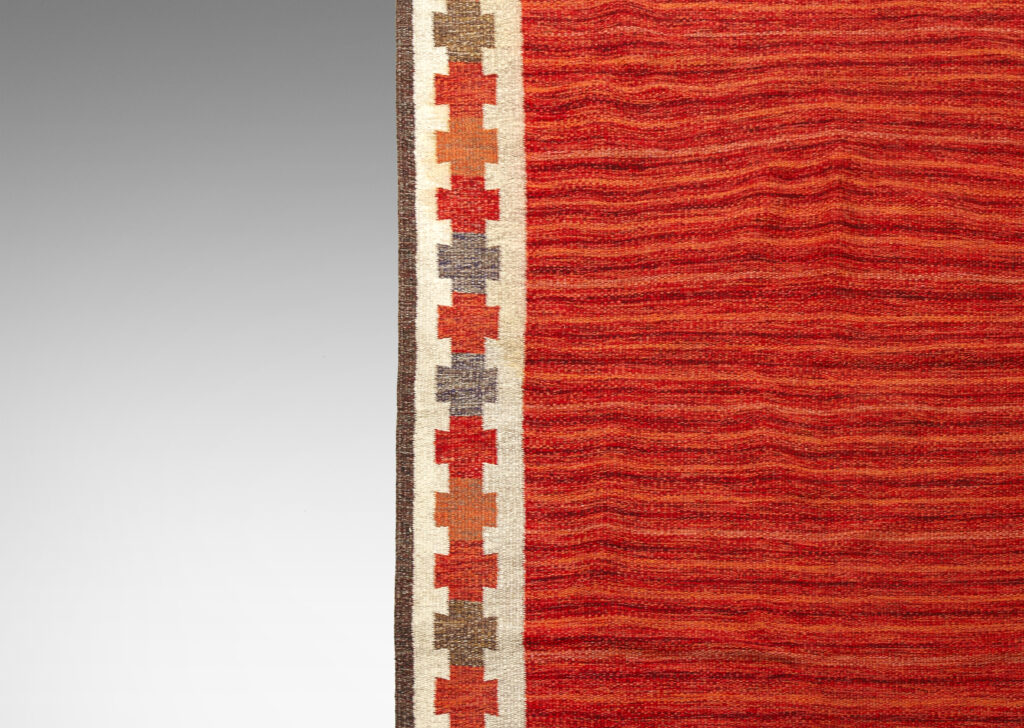 Gallery BAC Flat-weave carpet in wool with field of field of bright red marled yarn red surrounded by a border of crosses