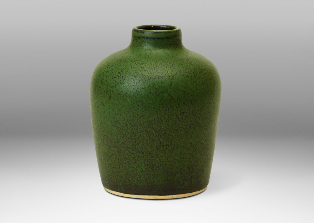 Gallery BAC upright sides and neck in stoneware with green over dark gray glazes