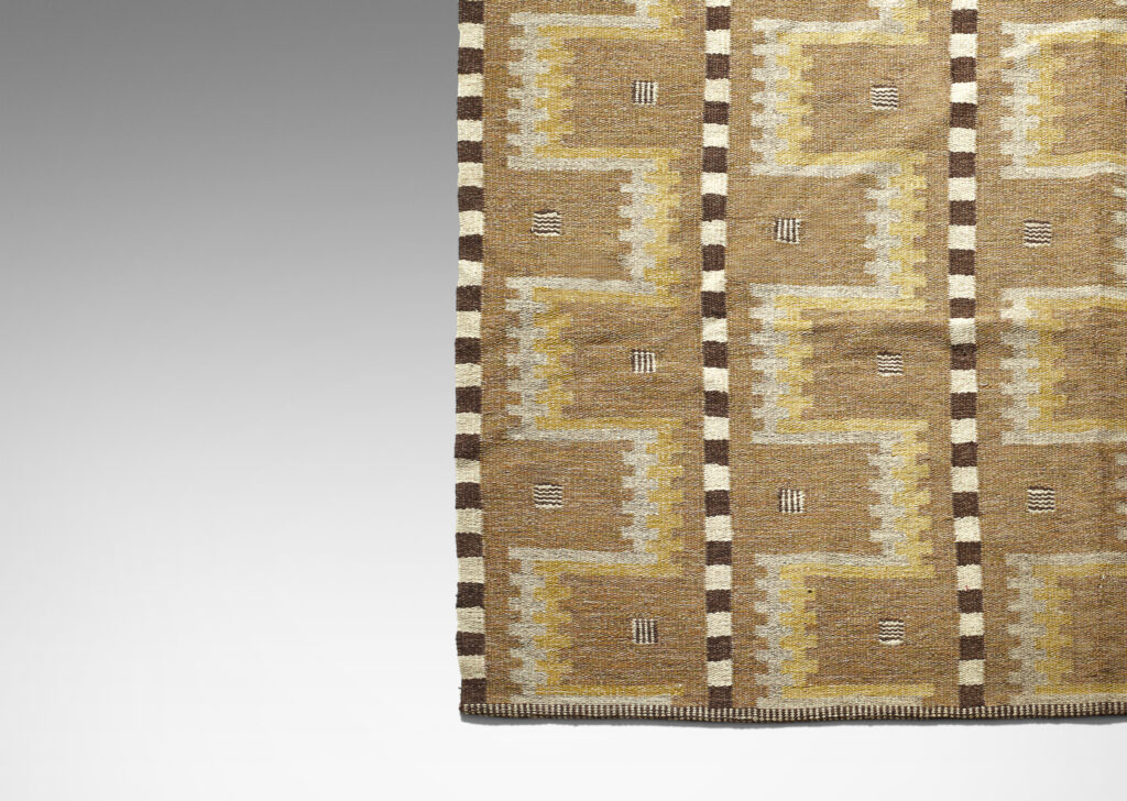 Gallery BAC pattern of Greek meanders in rows, creating a striped effect, with checkered dividers, in marled gray/brown, ivory, chocolate and ochre yarns