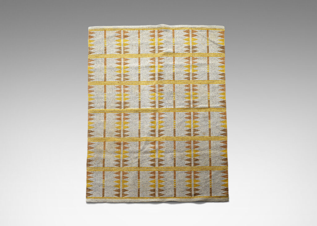 Gallery BAC eversible flat-woven carpet with horizontal stripes in alternating honey hues