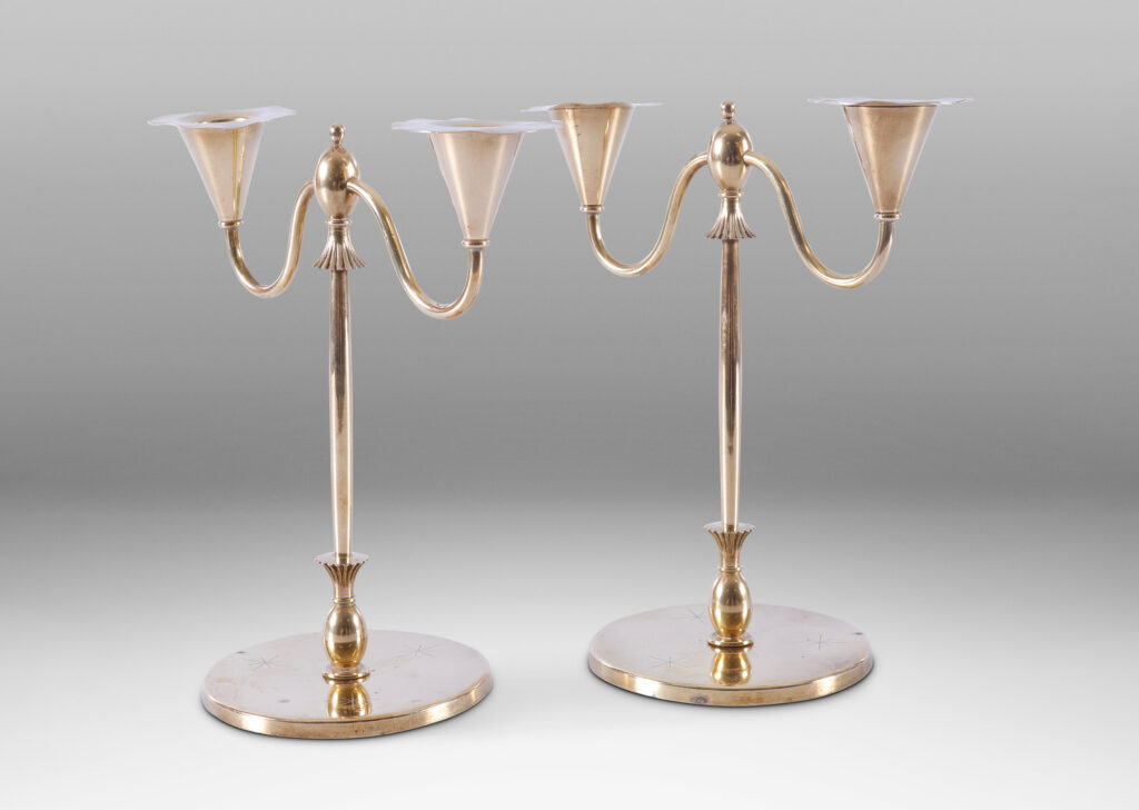 Gallery BAC delicate stands and arms and tassel-like sockets;