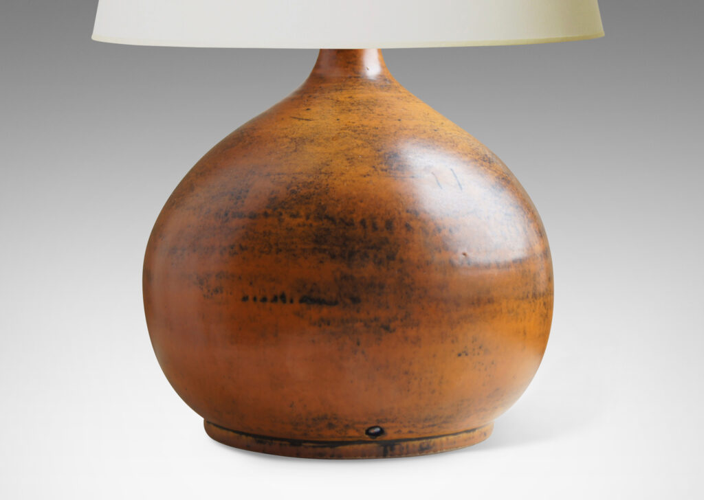 Gallery BAC bulb form with attenuated neck in orange-caramel with atmospheric dry brush brown