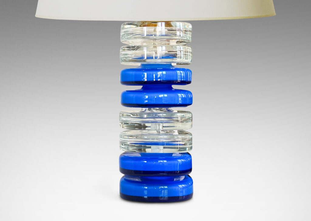 Gallery BAC comprised of clear and ultramarine blue crystal disks