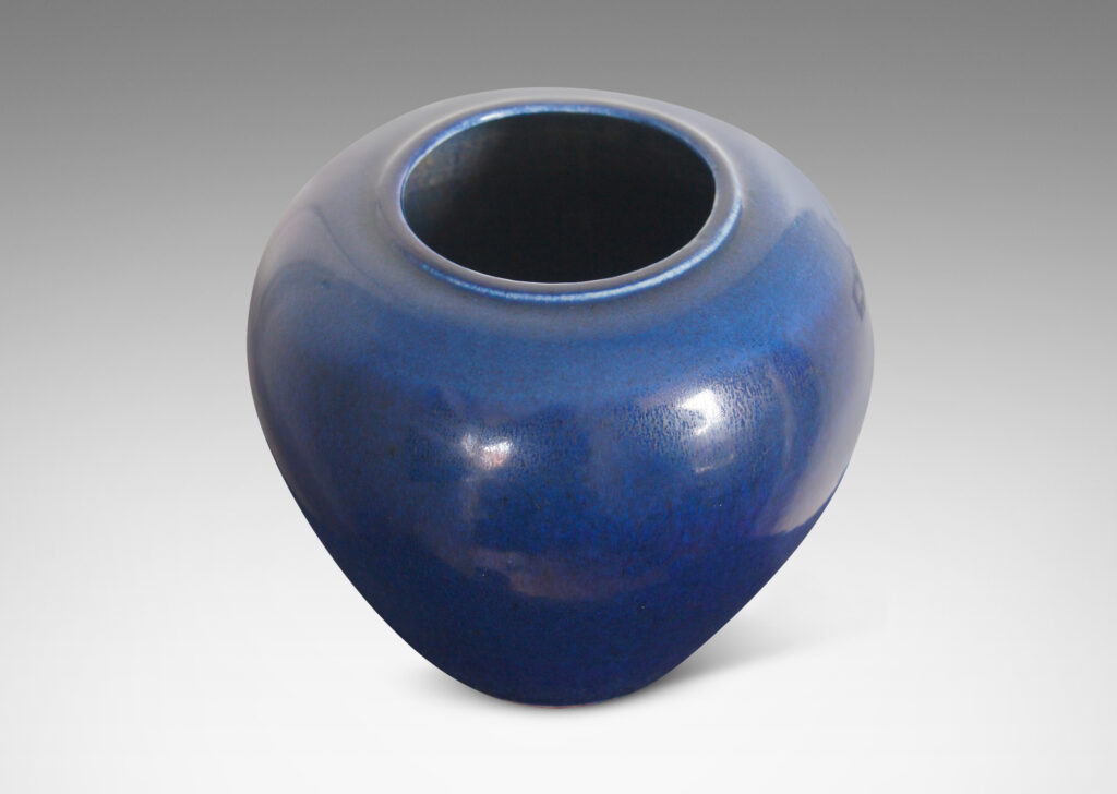 Gallery BAC tapering form with rounded shoulders in a wonderful harefur blue glaze