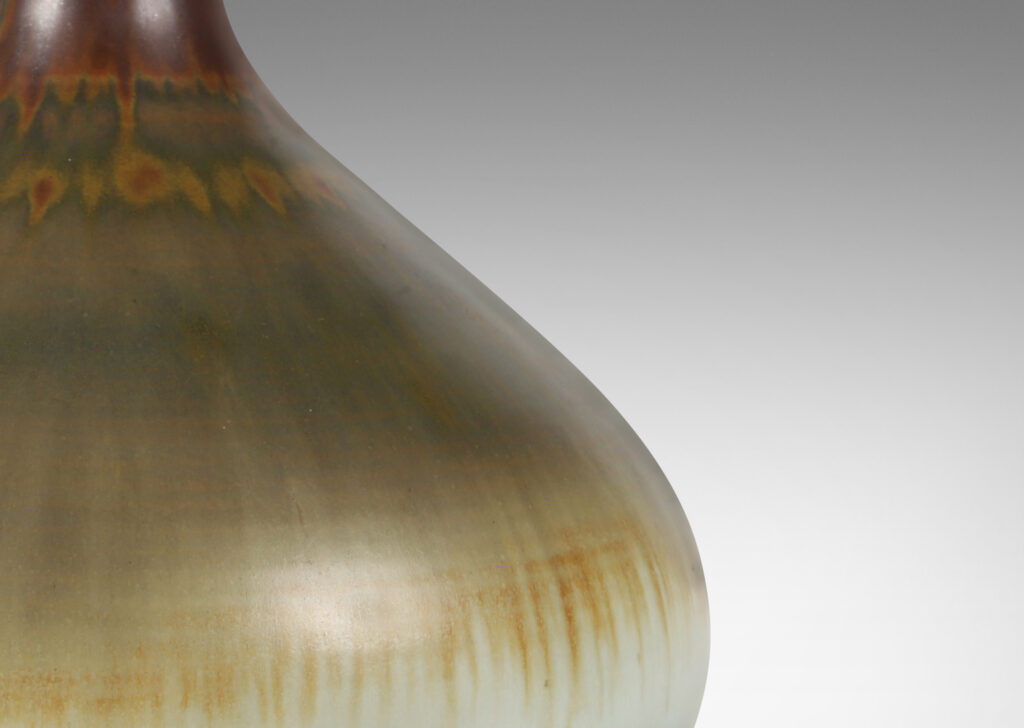 Gallery BAC organically modeled bulbous form in pale gray, raw umber and brown