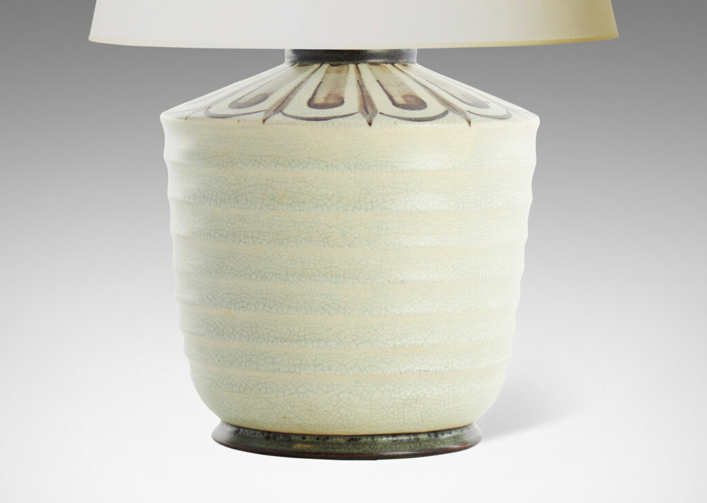 Gallery BAC fluted and tapered sides and a wide shoulder in a pale gray craquel glaze with hand-painted egg and dart collar