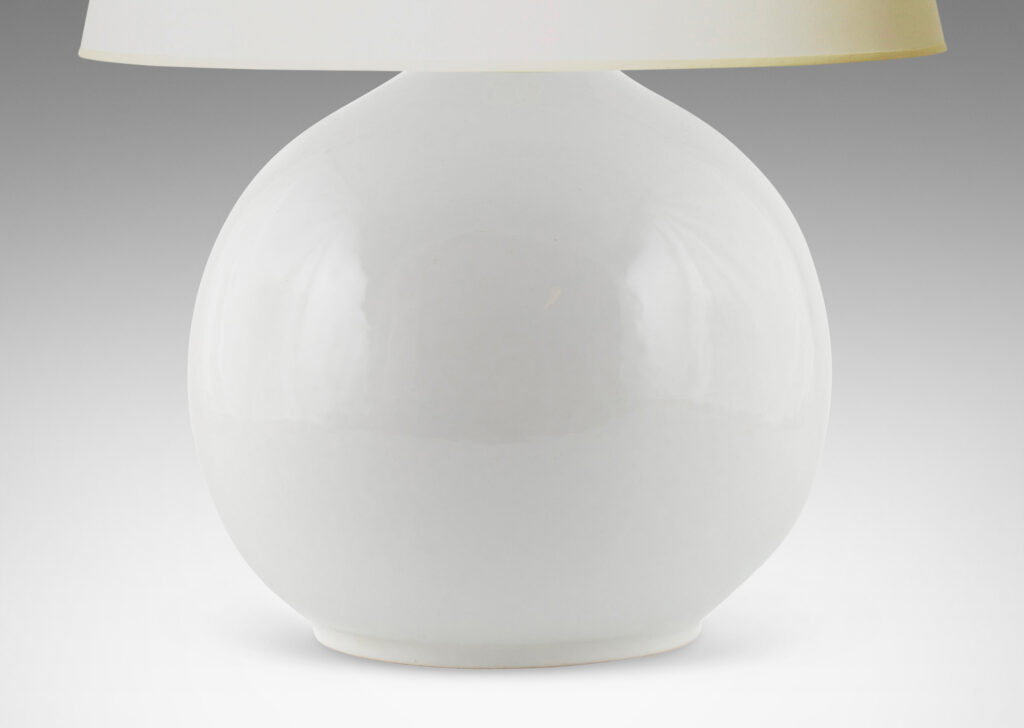 Gallery BAC spherical form with sprouting top in gloss white