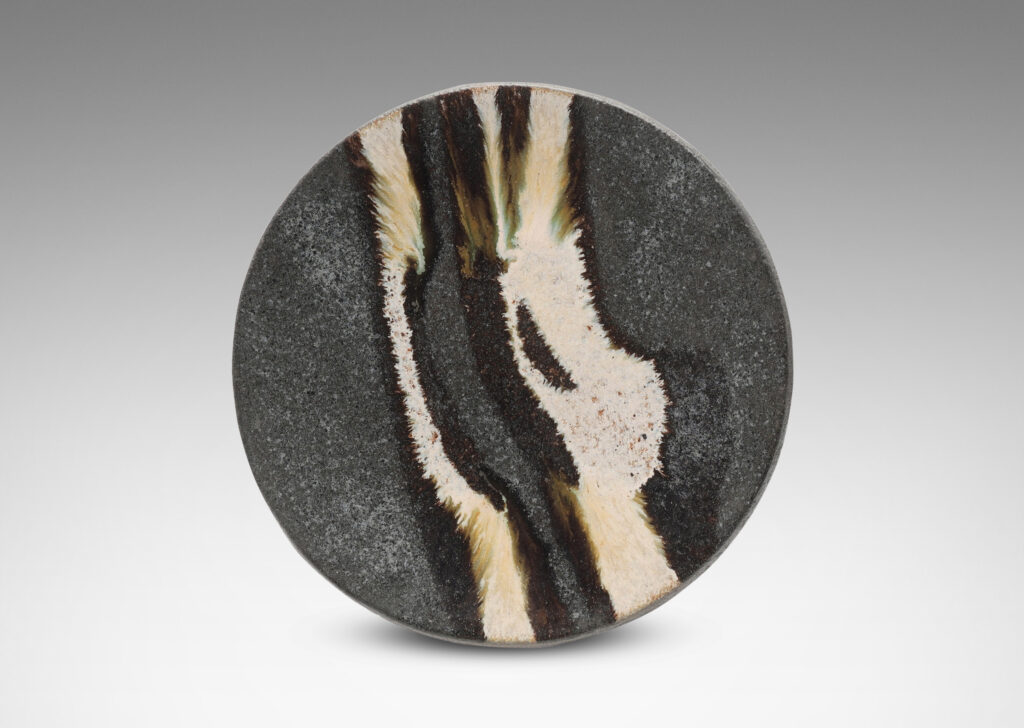 Gallery BAC convex form with an abstract, almost geological, design in gray, black and white