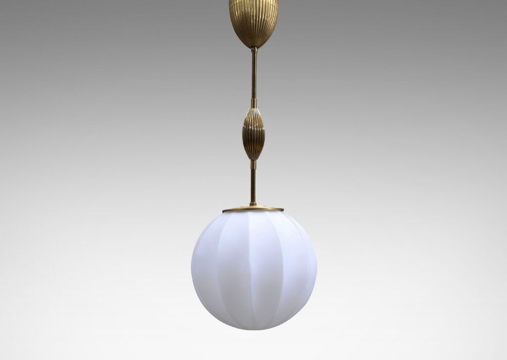 Gallery BAC reeded canopy, ovoid fob and rod in brass, with lantern-like ribbed white opaline glass shade