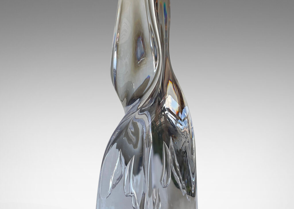 Gallery BAC swirling triangular pedestals in clear crystal