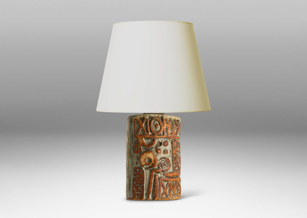 Gallery BAC rectangular form with various geometric ornaments in relief in matte light gray and russet brown