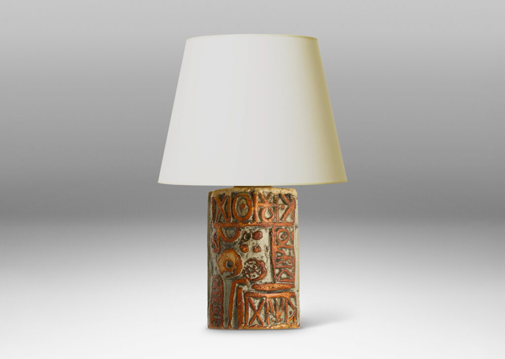 Gallery BAC rectangular form with various geometric ornaments in relief in matte light gray and russet brown