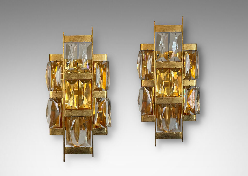 Gallery BAC rectilinear frame in brushed gilded metal with faceted tiedri cut crystals