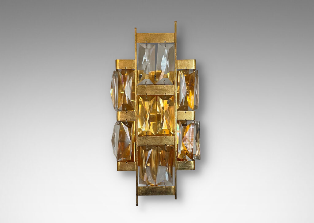 Gallery BAC rectilinear frame in brushed gilded metal with faceted tiedri cut crystals