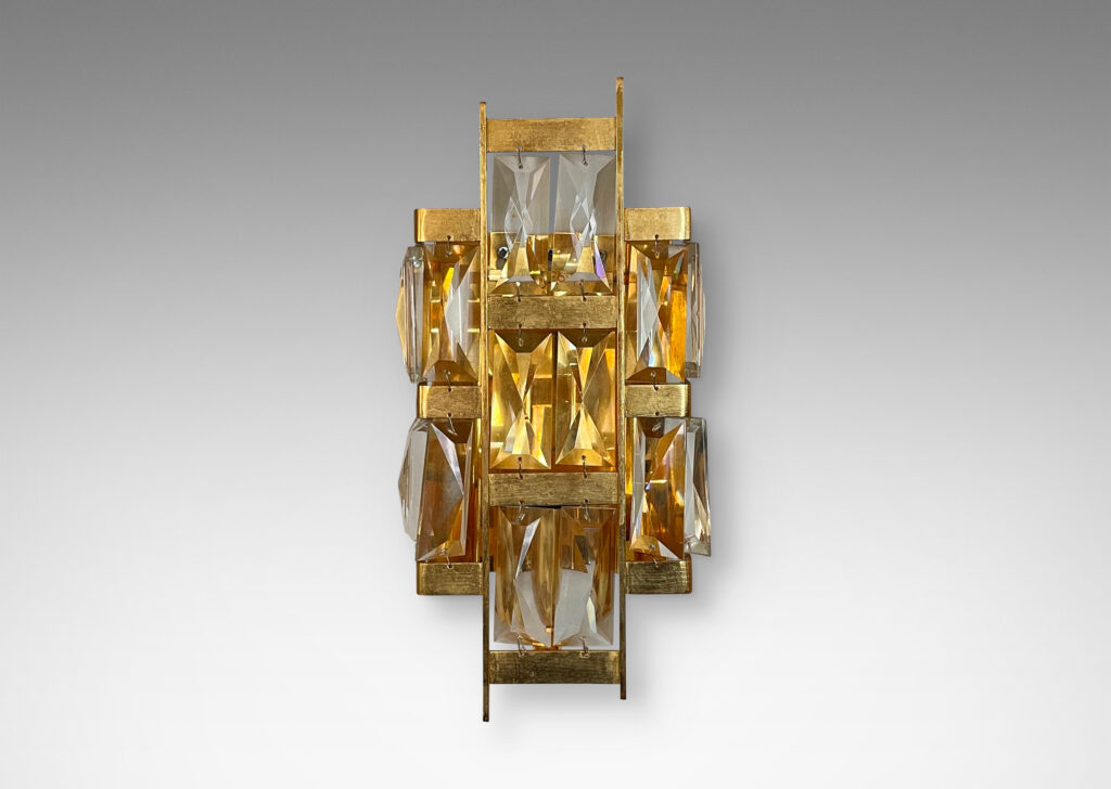 Gallery BAC rectilinear frame in brushed gilded metal with faceted tiedri cut crystals