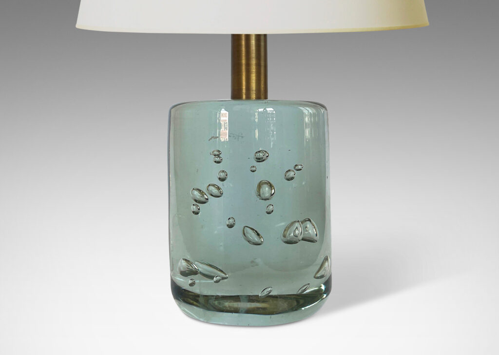 Gallery BAC raked cylindrical bases of clear crystal with engaged bubbles and brass stems