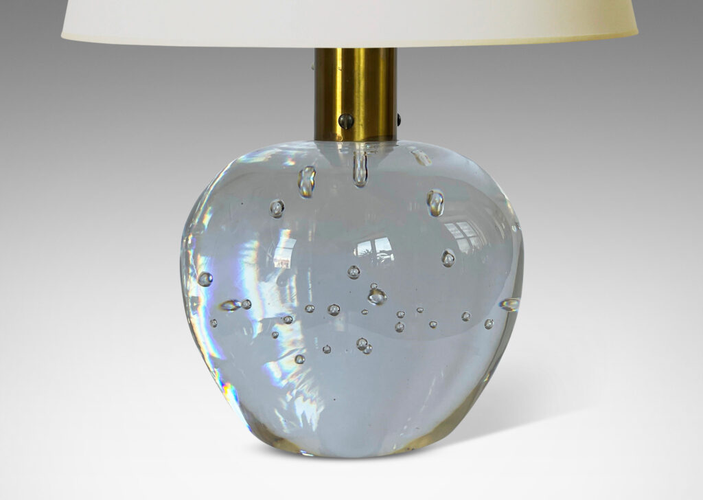 Gallery BAC spherical form in clear crystal with engaged bubbles and a brass stem