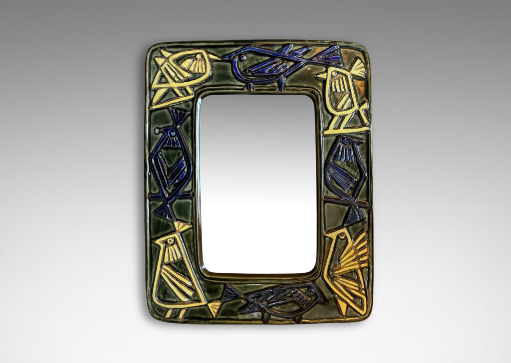 Gallery BAC rounded rectangular frame in a deep leafy green with charming relief birds in yellow and blue