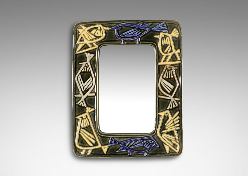 Gallery BAC rounded rectangular frame in a deep leafy green with charming relief birds in yellow and blue