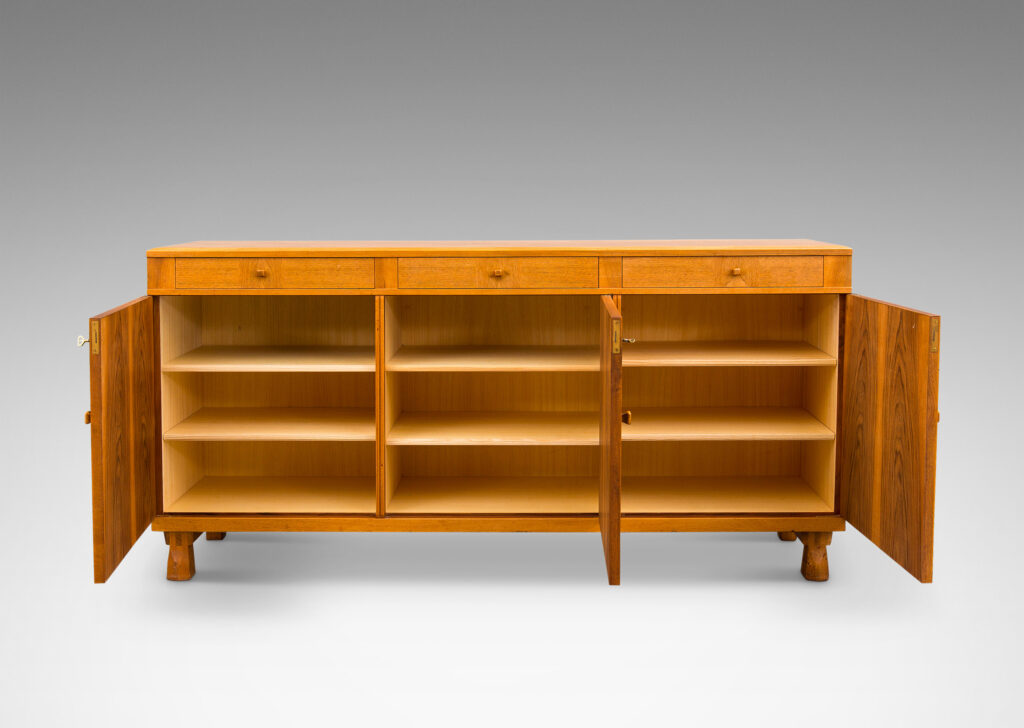 Gallery BAC three drawers over three doors, with organically modeled feet and square pulls