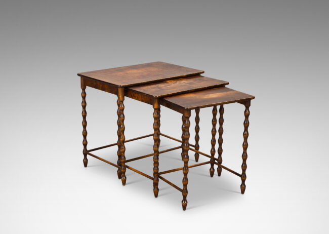 Gallery BAC nesting tables with floating rectangular tops with rounded edges, on knobbed legs