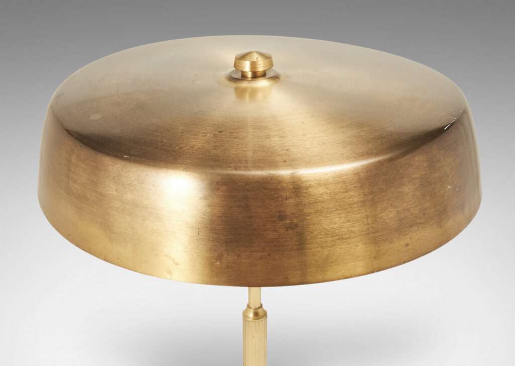 Gallery BAC reeded stand on a disk base with wide shade; brass