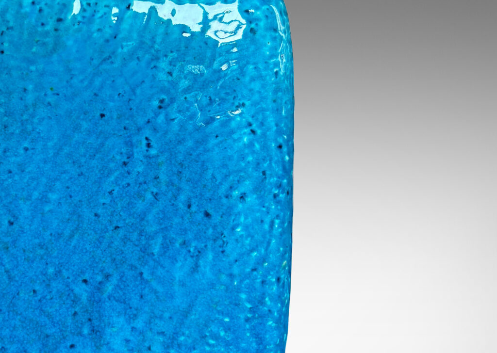 Gallery BAC on-end rectangular box form with rounded edges and a plinth base, in textured chamotte with a bright azure glaze