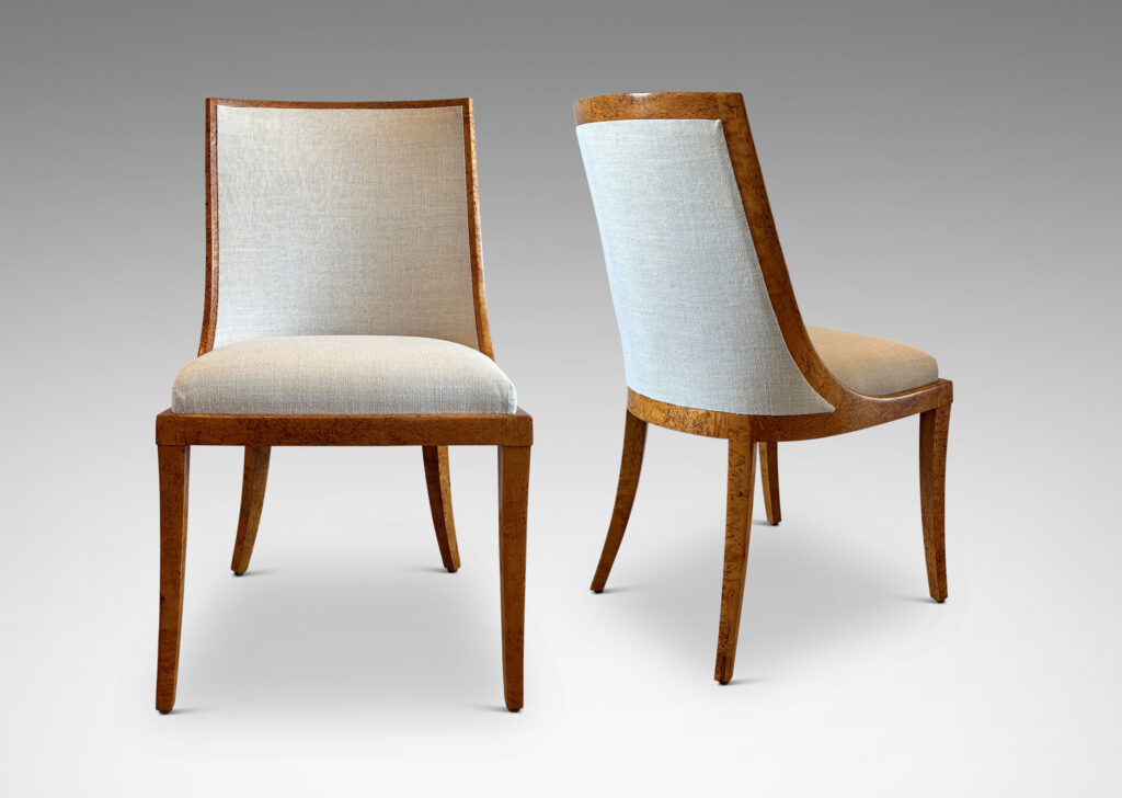 Gallery BAC crafted by the Nordiska Kompaniet workshops for the luxury ocean liner MS Kungsholm, having a curved back and sabered legs, with frames in birch burl