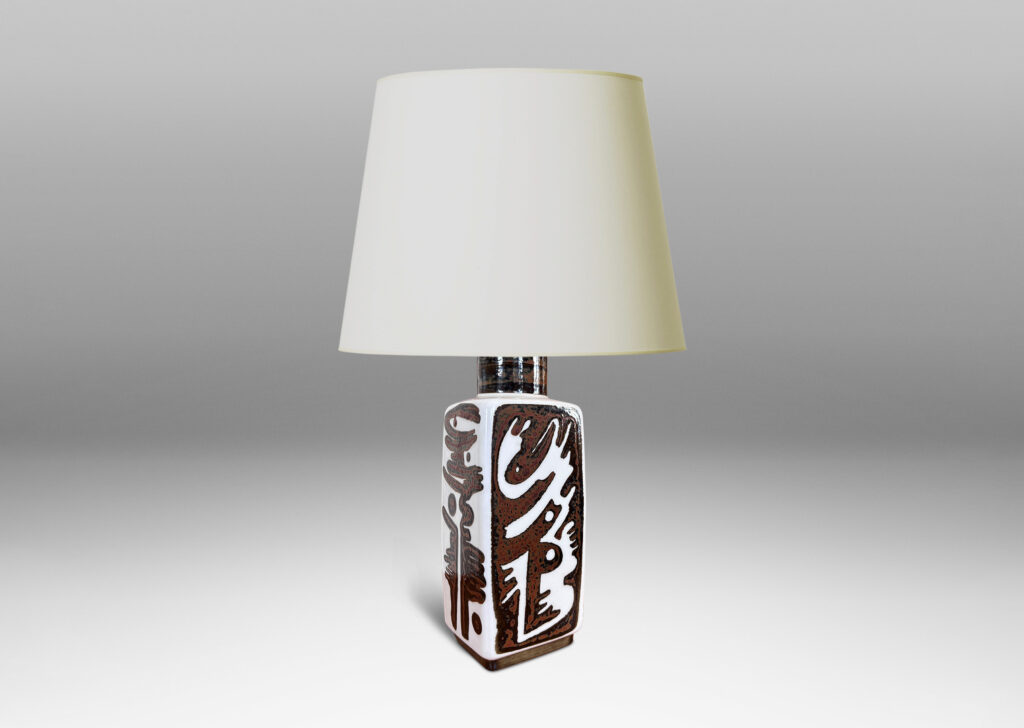 Gallery BAC oftly modeled squared form glazed in white and re-black luster