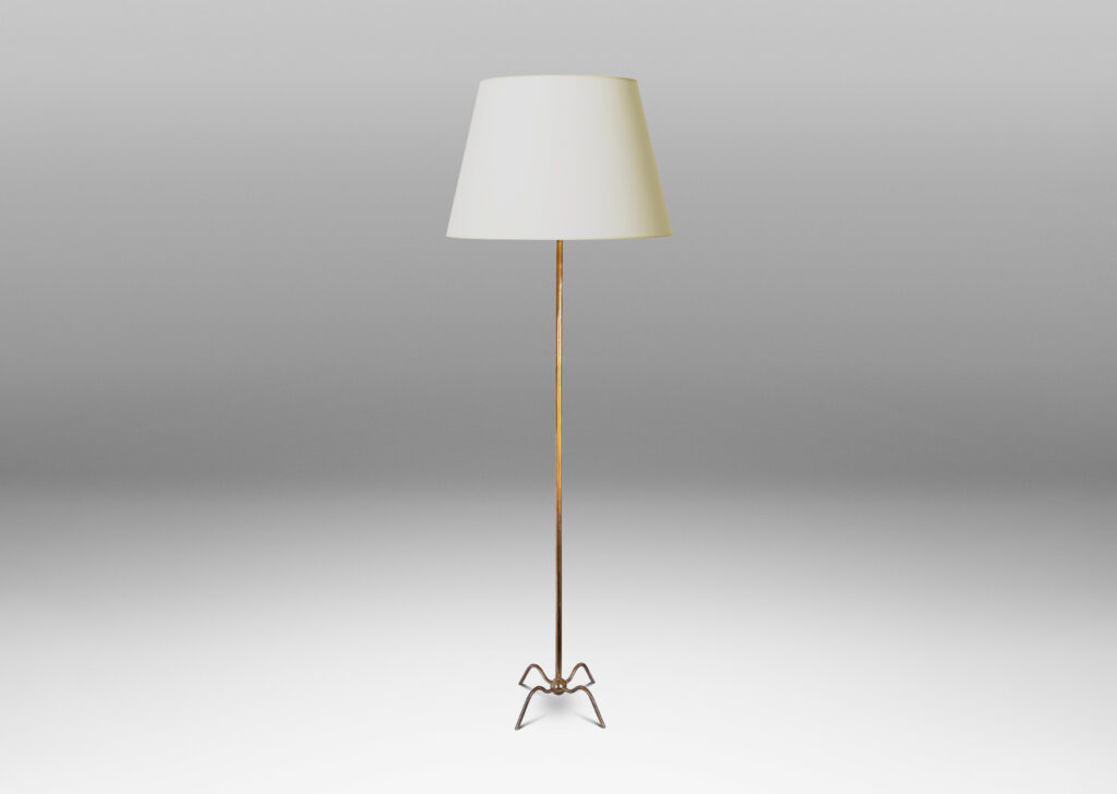 Gallery BAC slender stand mounted to a floating sphere fob with four arched feet