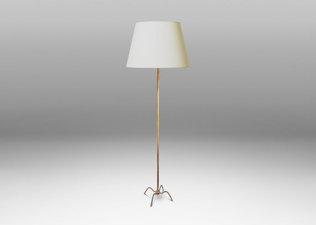 Gallery BAC slender stand mounted to a floating sphere fob with four arched feet