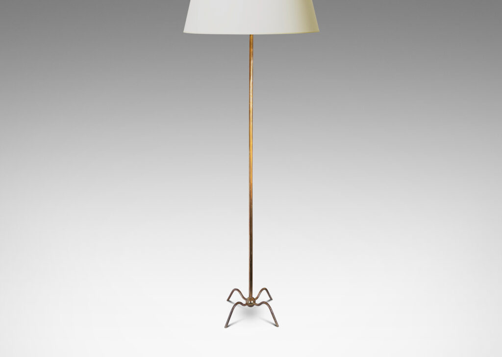 Gallery BAC slender stand mounted to a floating sphere fob with four arched feet