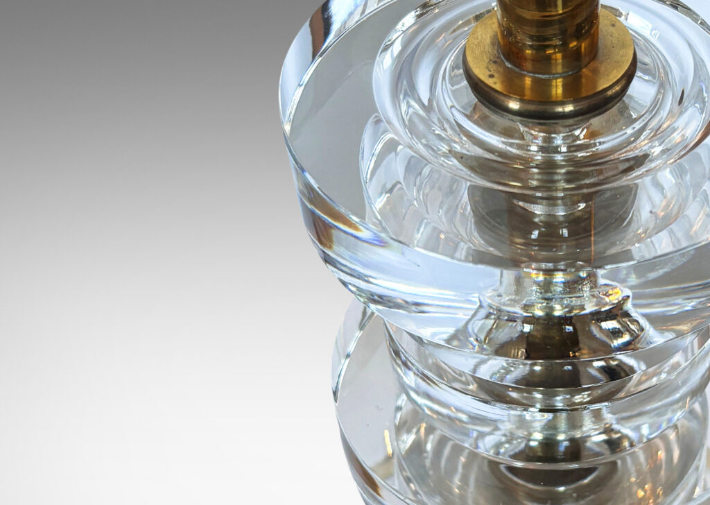 Gallery BAC crystal disks in different sizes on a brass stand and base
