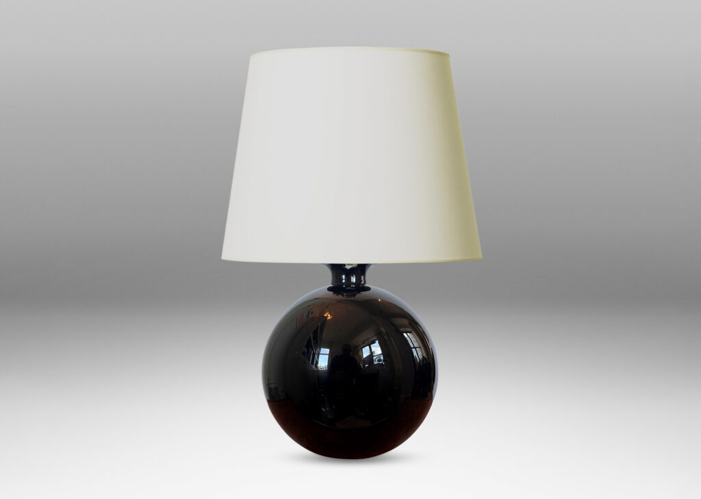 Gallery BAC spherical form with spout neck in black opaline glass