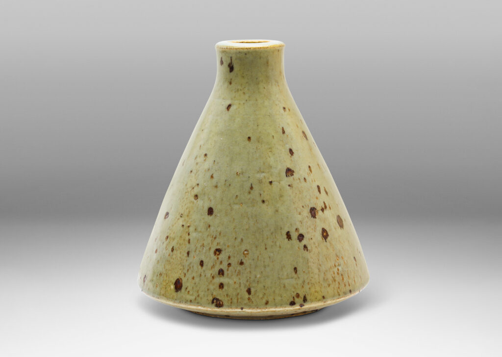 Gallery BAC conical form glazed in tan-gray with dark brown pots