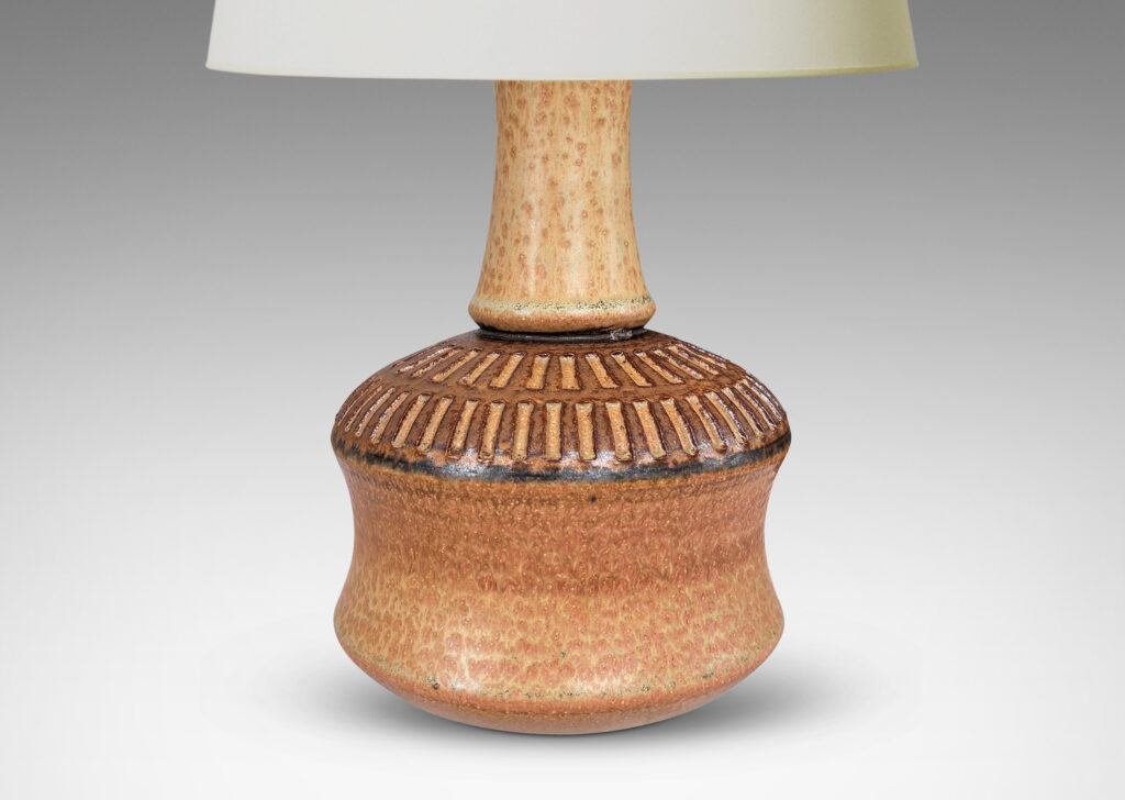 Gallery BAC drum forms with tall necks and intaglio reeded ring around shoulders, glazed in tan and brown