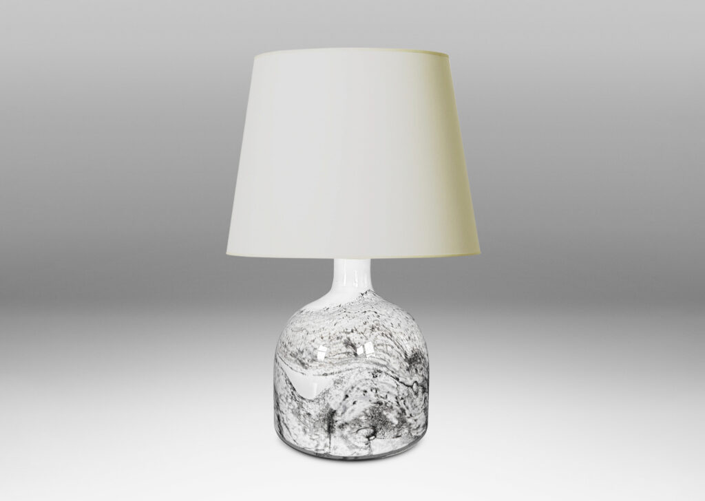 Gallery BAC gum drop for with sprouting neck, in white with geological patterning in gray