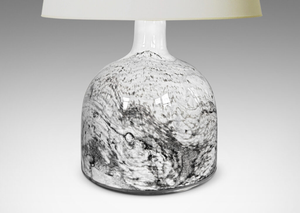 Gallery BAC gum drop for with sprouting neck, in white with geological patterning in gray
