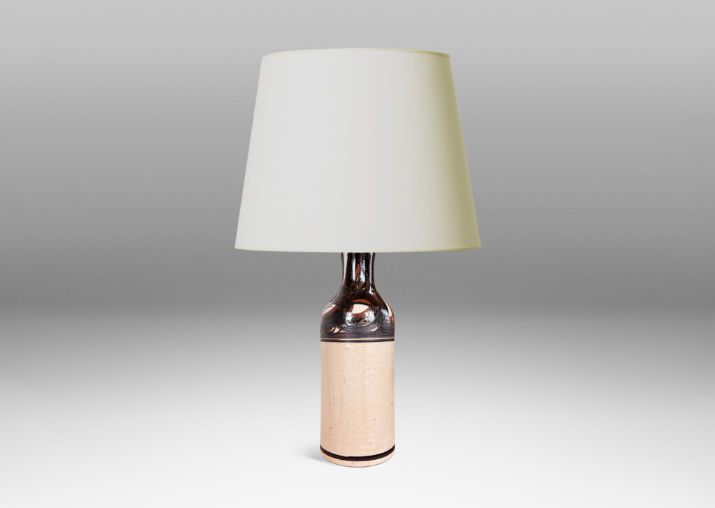 Gallery BAC arge bottle-like form with rounded shoulders and flared neck, in speckled pale gray ceramic