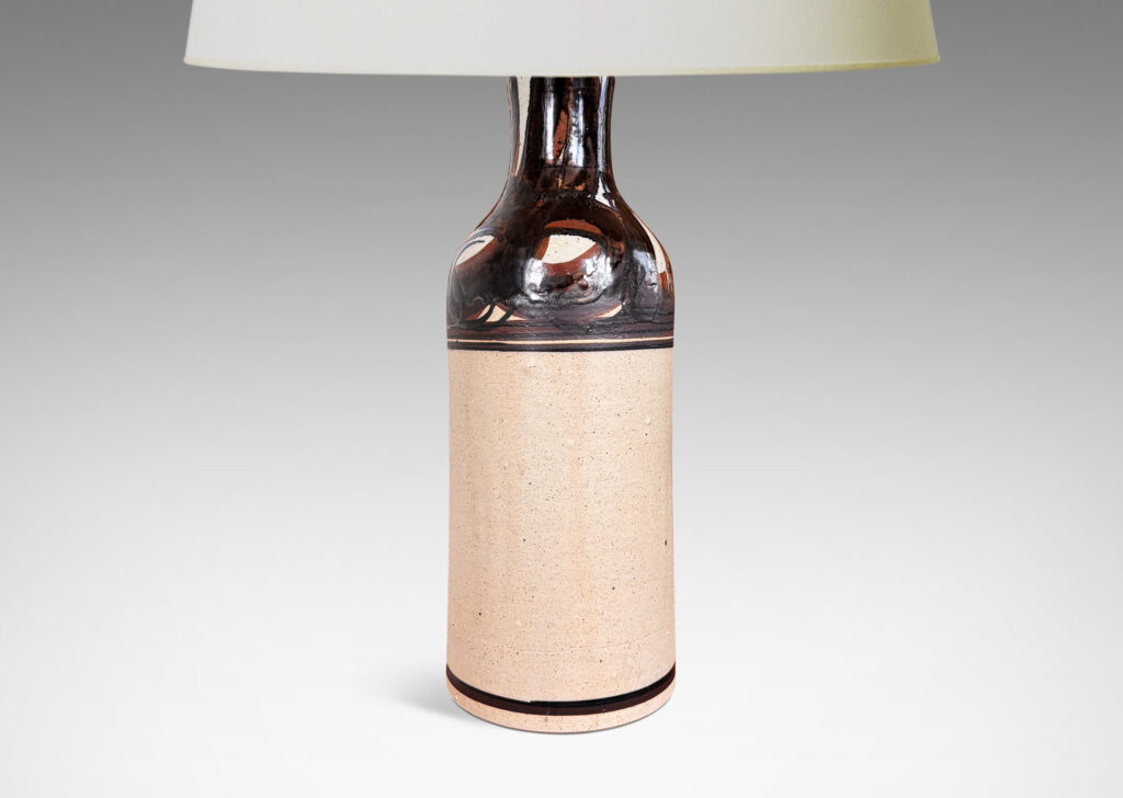 Gallery BAC arge bottle-like form with rounded shoulders and flared neck, in speckled pale gray ceramic