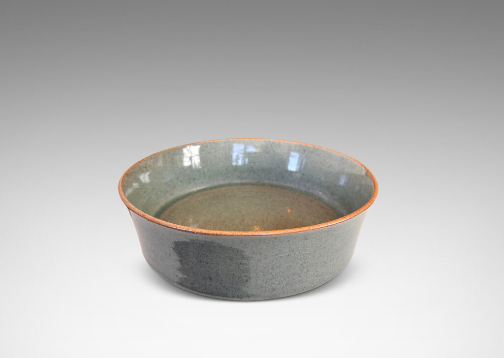 Gallery BAC flat circular bottom with coved sides, glazed in gray-blue