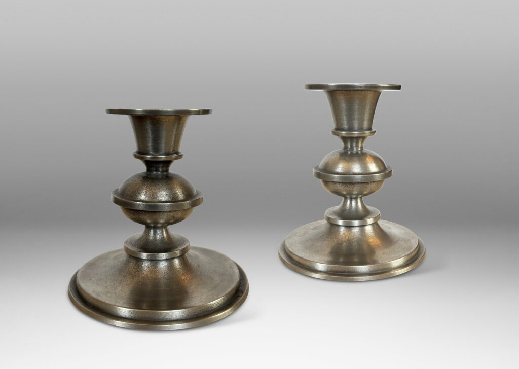 Gallery BAC lared top and base with compressed orb fob; cast pewter