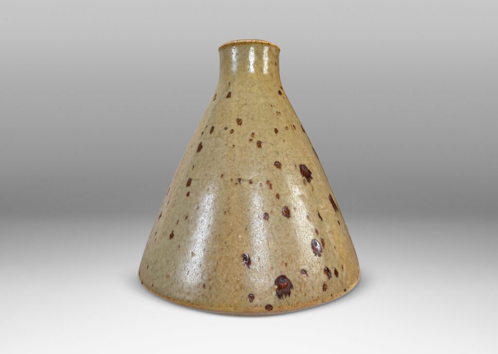 Gallery BAC conical form glazed in tan-gray with dark brown pots