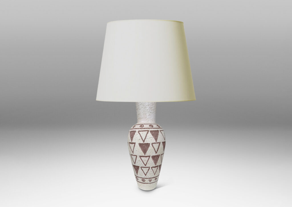 Gallery BAC oyster-white, with geometric ornaments in mocha brown